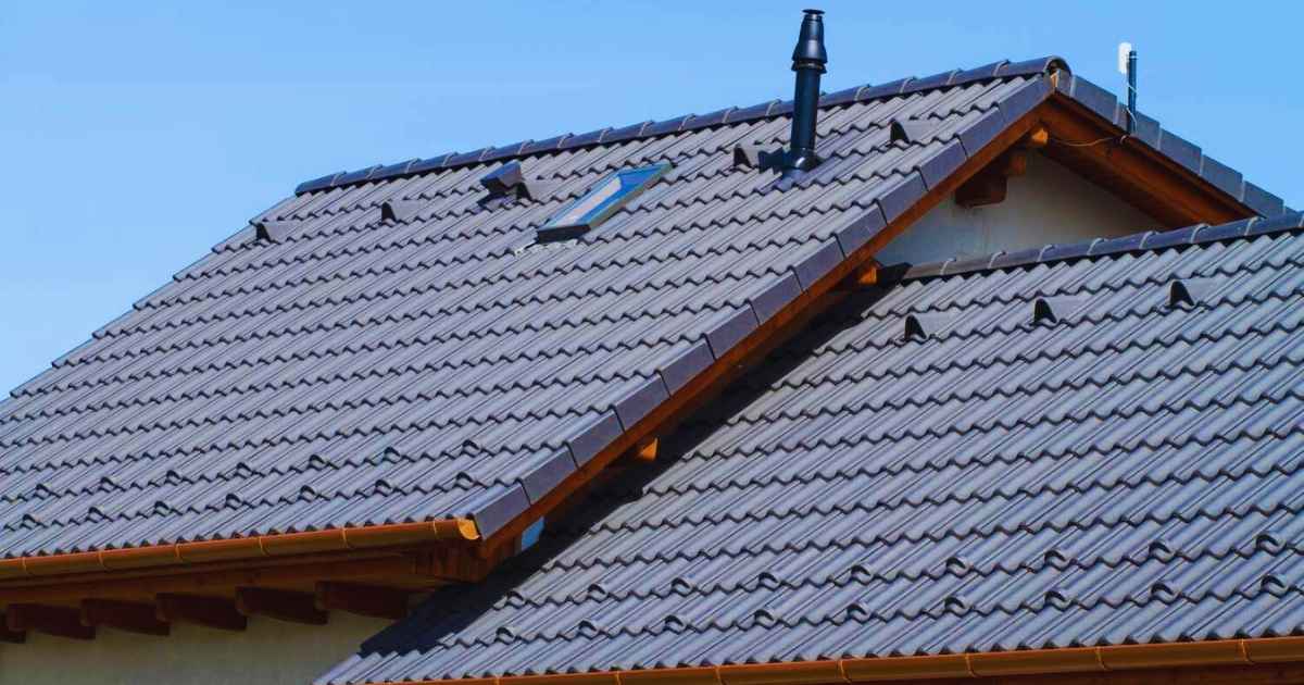 Understanding Roof Replacement Costs: What to Consider 1 Roof Size