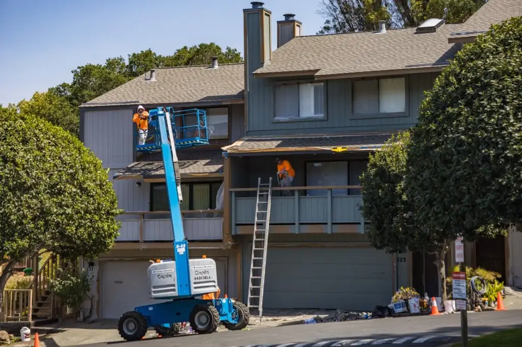 Getting Up Safely Your Roofing Ladder